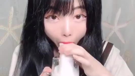 吸奶,标题就是视频